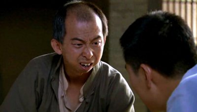 ​盘点3位“丑角”男演员，长相怪异，为啥老婆一个比一个漂亮