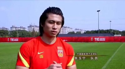 ​前国脚张玉宁：与妻子离婚后恢复单身，2022年身材发福已有二胎