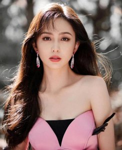 ​前夫出轨竟能如此释怀？佟丽娅陈思诚离婚3年后罕见同台