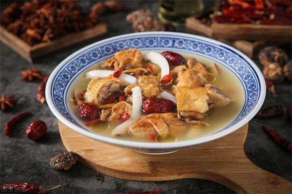 鸡汤是高蛋白食物吗 鸡汤适合放什么菌菇