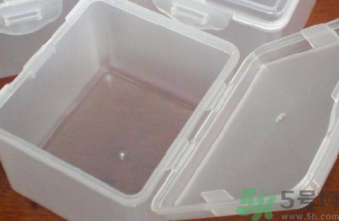 微波炉里可以放塑料盒吗?微波炉里能放塑料盒加热吗?