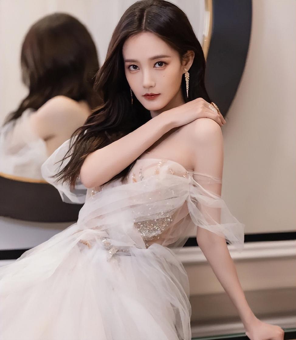 李一桐，出道7年不温不火，只因缺了一双挑剧本的慧眼