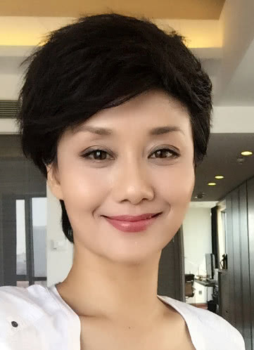李颖个人资料写真作品