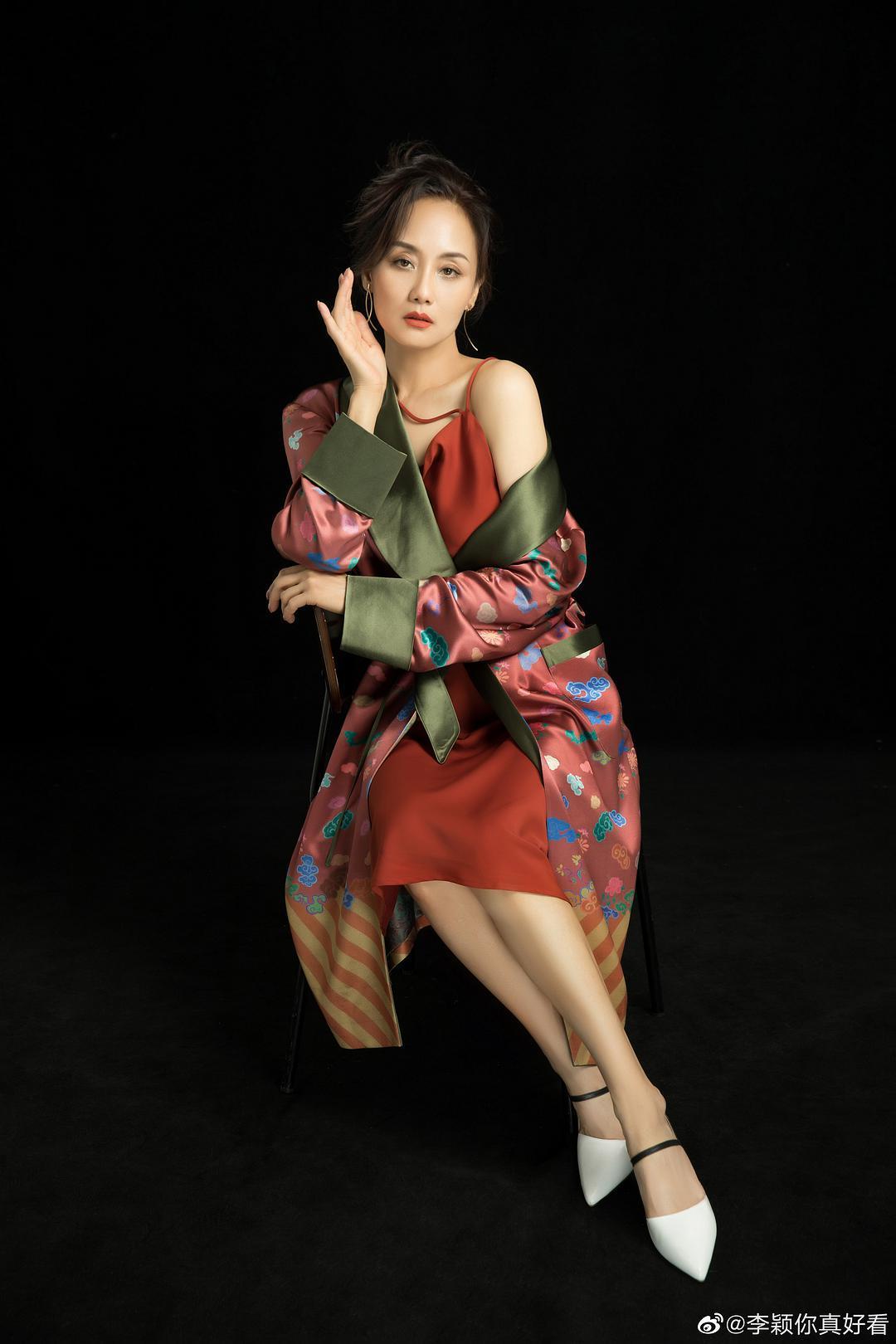 李颖个人资料写真作品