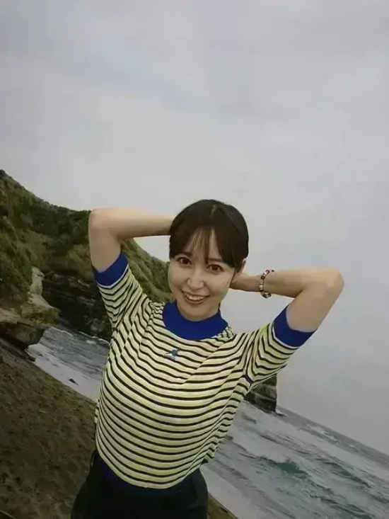 硬盘女神筱田优高清写真分享，暗黑界的超人气资深老师！