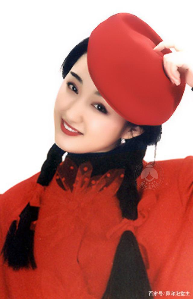 30岁杨钰莹近况如何（杨钰莹一代顶流天后）(2)