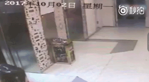 毛晓彤最终给他父亲5000万了吗 曾被父亲抛弃扔进垃圾桶(22)