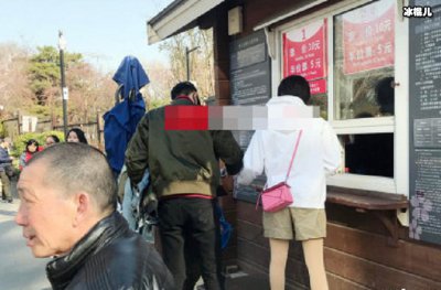 ​于小彤陈小纭甜蜜姐弟恋曝光！两人一起在公园赏烟花被拍到非常恩爱