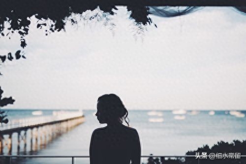杨小曼结过几次婚(杨小曼是靠着冷漠火的吗)