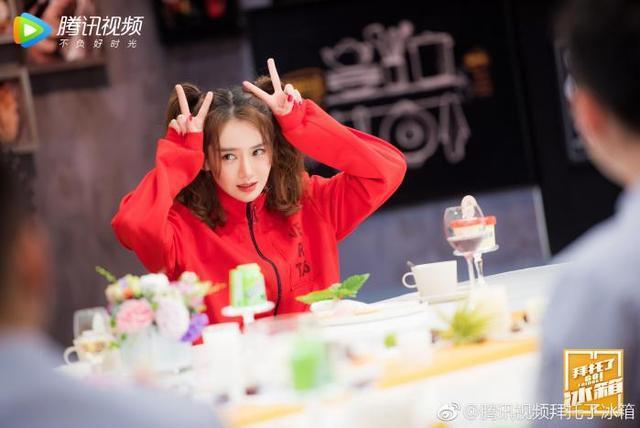 跟着何老师吃吃喝喝聊八卦，结果意外收获鸡汤生活观