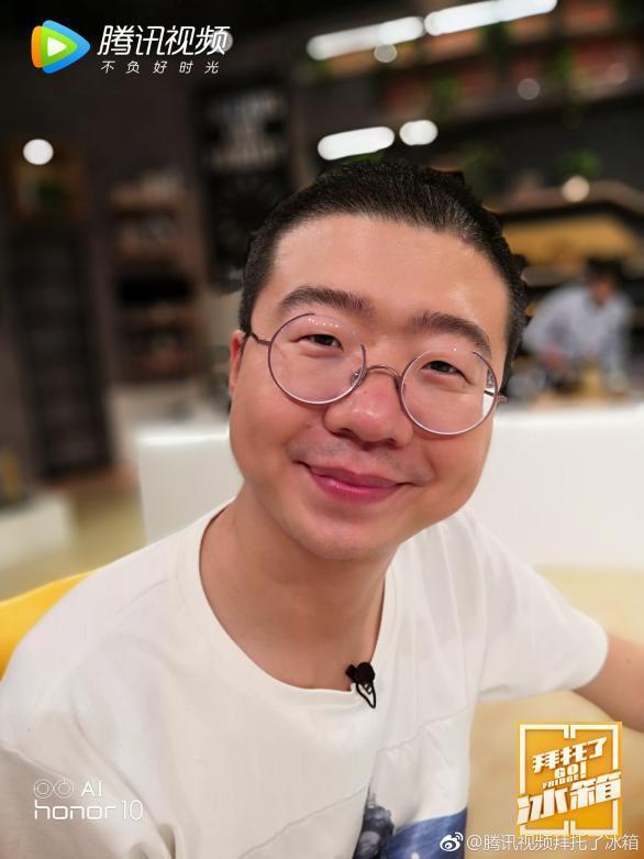 跟着何老师吃吃喝喝聊八卦，结果意外收获鸡汤生活观