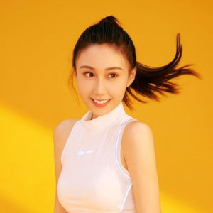​水均益的女儿水亦诗：为父母离异落泪，将小继母当闺蜜