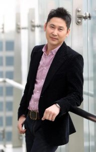 ​李素拉申东烨什么关系（韩国综艺皇帝犯2次大错仍红）