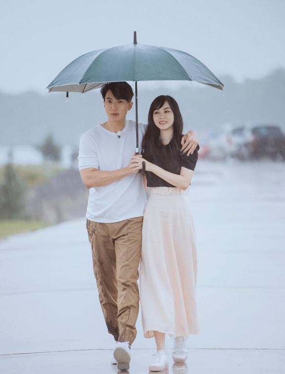 林丽莹的个人资料图片（吴尊老婆冻龄有术不输丈夫）