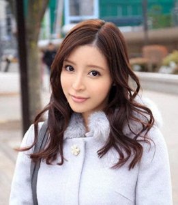 ​日本女星被影迷性侵后引退娱乐圈，今晒药物照片崩溃发文疑要自杀