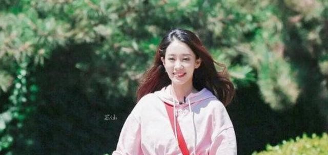 张小斐门事件是什么（张小斐回应曾把裤子穿反）
