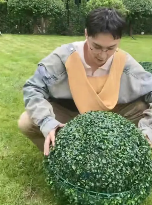 8G冲浪选手！张艺兴是懂挖呀挖的