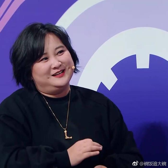 贾玲回应口红色号上热搜，分享的口红惊艳版涂法你get了吗？