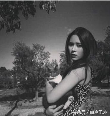 姜文的混血女儿姜一郎的近照，美颜秒杀许多星二代