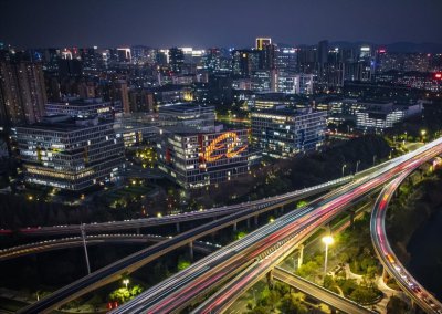​杭州二手房大跳水，一平单价腰斩，楼市开启“硬着陆”模式