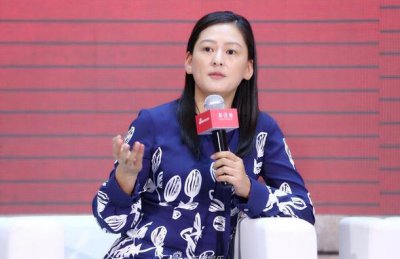 ​节目上做＂情感专家＂的黄澜，私下却和丈夫离婚，网友：太可笑
