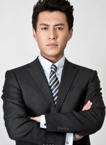 靳东家庭背景介绍，靳东家庭背景资料-第1张图片-