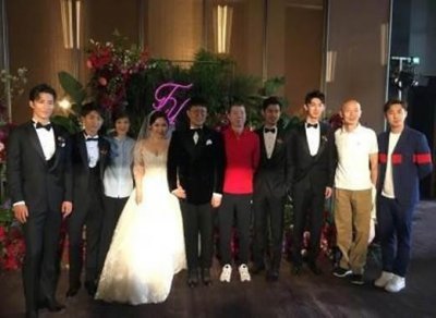 ​张一山窦骁当伴郎，冯小刚葛优做嘉宾，婚礼半个娱乐圈都来
