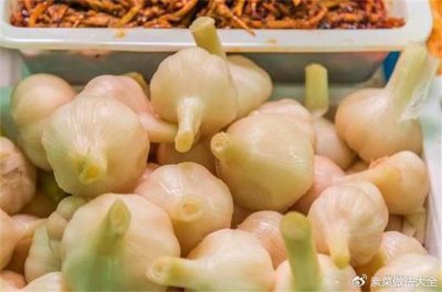 ​新蒜大量上市，用这个方法腌制，清脆爽口，酸辣开胃，做法超简单