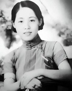 ​父母婚姻内耗最大受害者，却为父平反为母养老，董竹君之子夏大明