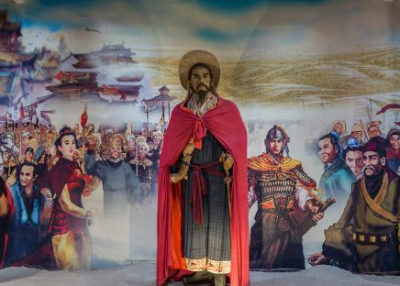 ​崇祯在面对李自成的议和 崇祯最后为何会选择自杀