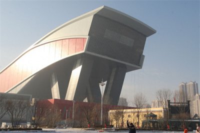 ​这处世界最大室内滑雪场比迪拜的还大，网友：为什么建在哈尔滨？