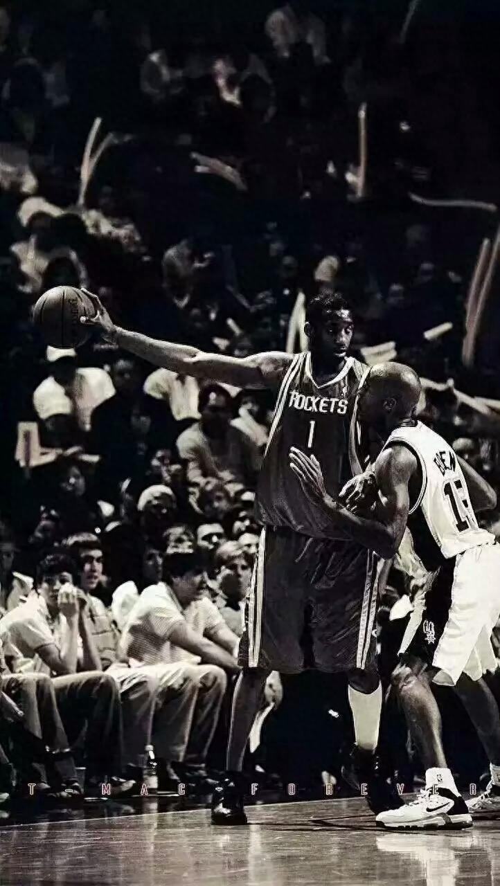 NBA球星-麦迪手机壁纸黑白系列 单手持球 欢迎保存哦