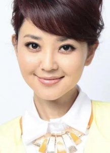 ​方琼:从普通女孩到知名主持的蜕变