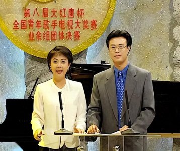 ​央视主持刘璐：CCTV第一位主持人，曾获“抗洪英雄”称号，现如何