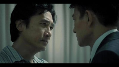 ​明星梁朝伟：《金手指》电影的灵魂，引领亚洲电影迈向新巅峰。