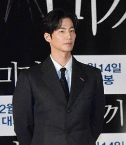 ​央媒发文！知名韩国男演员被曝昨天去世，死因曝光，警方透露细节