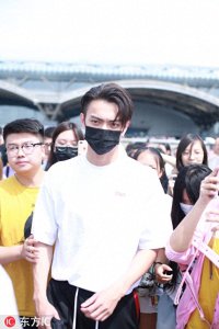 ​许凯凭“富察侍卫”圈粉无数，角色太虐心网友调侃“求家暴尔晴”