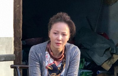 ​演员赵越：嫁二婚佟凡，结婚27年无儿无女，如今她还好吗？
