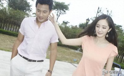 ​49岁刘恺威近照曝光，眯眼尬笑一脸沧桑，与杨幂状态像两代人