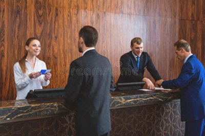 ​揭秘！酒店钟点房为啥只敢白天接客？三小时里藏着多少秘密？