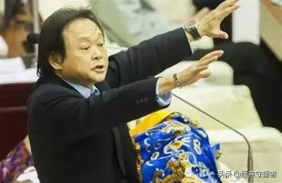 ​揭开台湾王世坚的从政史：绯闻、打赌、扶龙王、问世坚情为何物？
