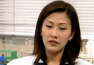 ​TVB 演员陈慧珊转行当英语老师，称已拿博士学位