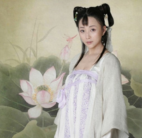 众女星穿“齐胸襦裙”谁才是最美？李小璐的网红脸竟也不违和！
