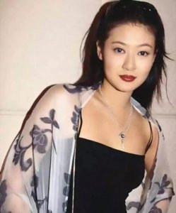 ​香港一脱成名之陈宝莲，感情坎坷，香消玉殒