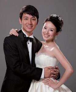 董洁：出轨王大治，离婚11年后，与前夫和解，与儿子同框帅气大方