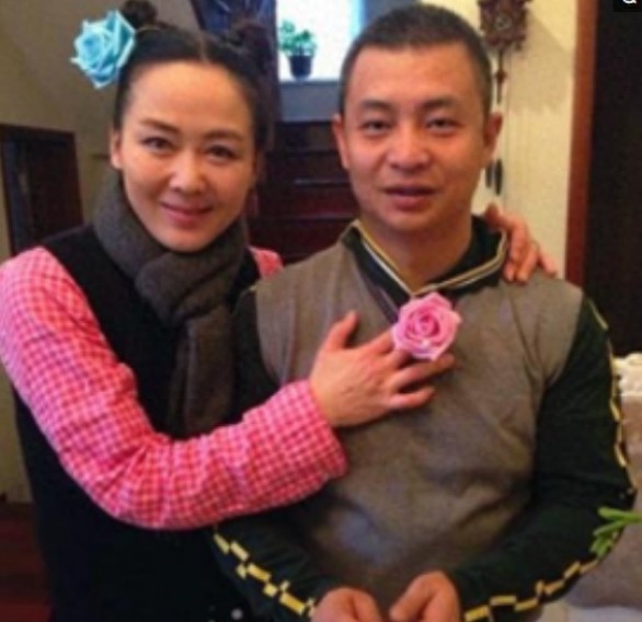因当年前夫的1个耳光离婚，改嫁世界冠军，如今很幸福