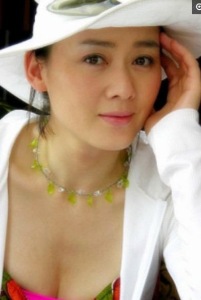 因当年前夫的1个耳光离婚，改嫁世界冠军，如今很幸福
