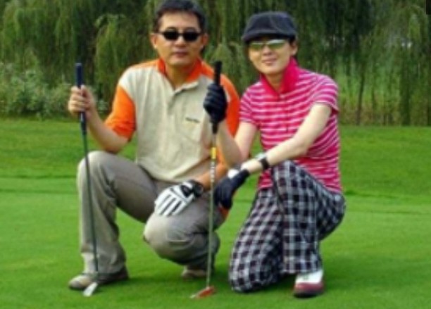 因当年前夫的1个耳光离婚，改嫁世界冠军，如今很幸福