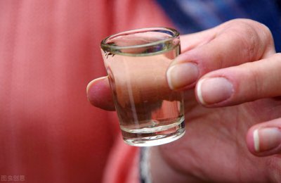 ​你知道500毫升的白酒并不是1斤重吗？