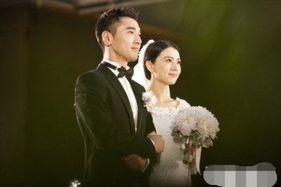 ​赵又廷终于回应迪丽热巴绯闻，自我调侃：根本妻管严没机会出轨！